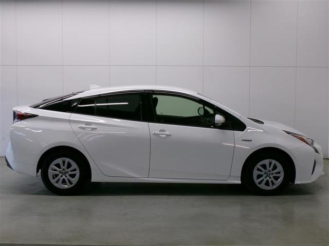 プリウス Ｓ　ＬＥＤヘット　盗難防止システム　スマキー　ＡＣ　ナビ＆ＴＶ　ドライブレコーダー　横滑り防止システム　ＥＴＣ車載器　アルミホイール　運転席パワーウィンドウ　サイドエアバック　メモリーナビゲーション（6枚目）