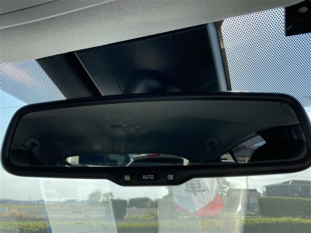 プリウス Ａプレミアム　ツーリングセレクション　横滑り防止機能　皮シート　運転席パワーシート　エアコン　１オナ　パワーウィンドウ　ナビ＆ＴＶ　ＬＥＤライト　盗難防止装置　スマートキー＆プッシュスタート　キーレス　ＥＴＣ　アルミホイール　１００Ｖ電源（21枚目）