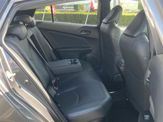 プリウス Ａプレミアム　ツーリングセレクション　横滑り防止機能　皮シート　運転席パワーシート　エアコン　１オナ　パワーウィンドウ　ナビ＆ＴＶ　ＬＥＤライト　盗難防止装置　スマートキー＆プッシュスタート　キーレス　ＥＴＣ　アルミホイール　１００Ｖ電源（27枚目）