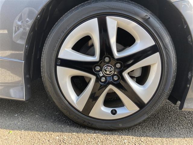 プリウス Ａプレミアム　ツーリングセレクション　横滑り防止機能　皮シート　運転席パワーシート　エアコン　１オナ　パワーウィンドウ　ナビ＆ＴＶ　ＬＥＤライト　盗難防止装置　スマートキー＆プッシュスタート　キーレス　ＥＴＣ　アルミホイール　１００Ｖ電源（33枚目）