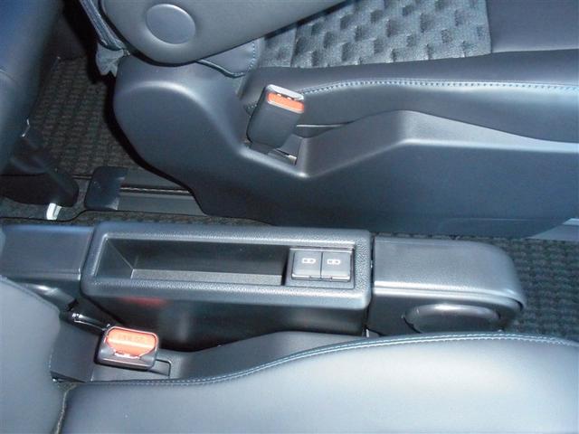 ヴォクシー ハイブリッドS-Z パワーウィンドウ テレビ インテリキー 横滑防止装置 地デジTV アクティブクルーズコントロール フルオートエアコン リアカメラ エアバッグ ABS 100V充電 アルミホイール キーレス PS(18枚目)