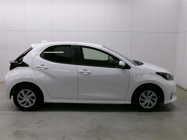 ヤリス ハイブリッドＸ　ナビ＆ＴＶ　バックモニター　ワイヤレスキー　ＡＢＳ　オートクルーズ　フルセグ　Ｗエアバック　パワーウィンドウ　オートエアコン　ＥＴＣ　エアバック　メモリーナビ　パワーステアリング　衝突被害軽減装置（6枚目）