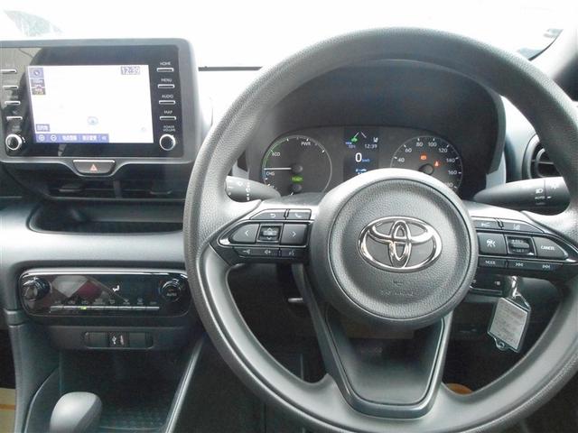 ヤリス ハイブリッドＸ　ナビ＆ＴＶ　バックモニター　ワイヤレスキー　ＡＢＳ　オートクルーズ　フルセグ　Ｗエアバック　パワーウィンドウ　オートエアコン　ＥＴＣ　エアバック　メモリーナビ　パワーステアリング　衝突被害軽減装置（7枚目）