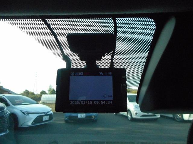 シエンタ ファンベースG イモビ パワステ 地デジTV デュアルエアバッグ 記録簿有 横滑り防止装置 エアバッグ ドライブレコーダー オートエアコン パワーウィンドウ ABS スマートキー ワンオーナー車 ETC メモリーナビ(13枚目)