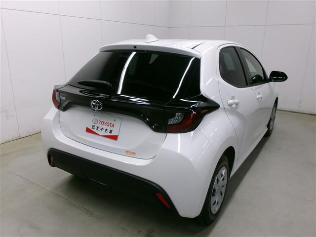 ヤリス Ｘ　定期点検記録簿　カーテンエアバッグ　リヤカメラ　ＶＳＣ　ドラレコ付き　パワーステアリング　イモビライザー　レンタカーアップ　ＥＴＣ付　スマートキー付き　マニュアルエアコン　エアバック付　ナビ　ＡＢＳ（4枚目）