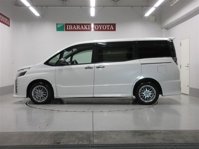 ヴォクシー ハイブリッドＺＳ　プリクラッシュ　オートエアコン　ＬＥＤヘッドライ　アルミ　エアバック　両席エアバック　ナビ　ＡＢＳ　パワーウインドウ　メモリーナビ　バックモニタ－（2枚目）