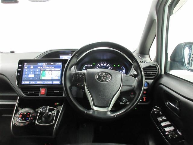 ヴォクシー ハイブリッドＺＳ　プリクラッシュ　オートエアコン　ＬＥＤヘッドライ　アルミ　エアバック　両席エアバック　ナビ　ＡＢＳ　パワーウインドウ　メモリーナビ　バックモニタ－（4枚目）