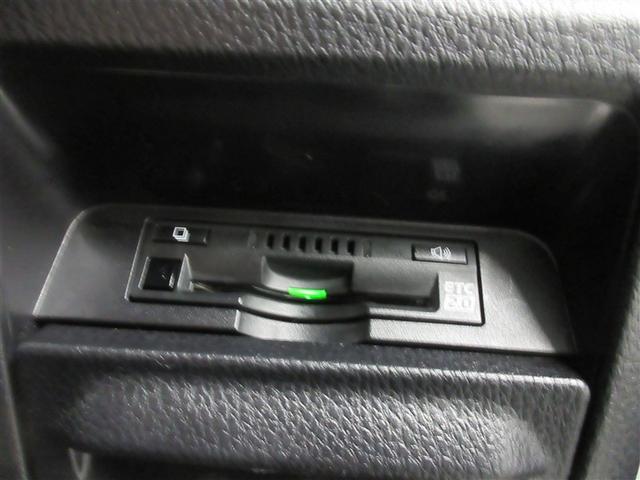 ヴォクシー ハイブリッドＺＳ　プリクラッシュ　オートエアコン　ＬＥＤヘッドライ　アルミ　エアバック　両席エアバック　ナビ　ＡＢＳ　パワーウインドウ　メモリーナビ　バックモニタ－（12枚目）