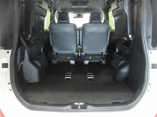 ヴォクシー ハイブリッドＺＳ　プリクラッシュ　オートエアコン　ＬＥＤヘッドライ　アルミ　エアバック　両席エアバック　ナビ　ＡＢＳ　パワーウインドウ　メモリーナビ　バックモニタ－（19枚目）