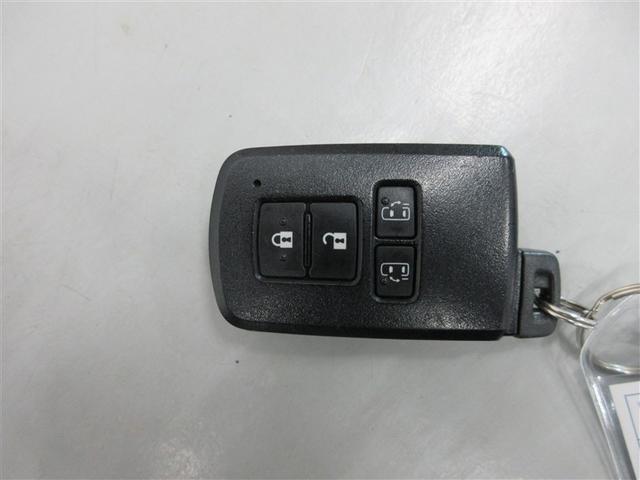 ヴォクシー ハイブリッドＺＳ　プリクラッシュ　オートエアコン　ＬＥＤヘッドライ　アルミ　エアバック　両席エアバック　ナビ　ＡＢＳ　パワーウインドウ　メモリーナビ　バックモニタ－（25枚目）