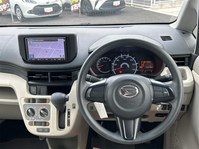 ムーヴ L SAIII ETC バックカメラ ナビ TV 衝突被害軽減システム キーレスエントリー アイドリングストップ 電動格納ミラー ベンチシート CVT 盗難防止システム ABS ESC CD DVD再生 USB(3枚目)