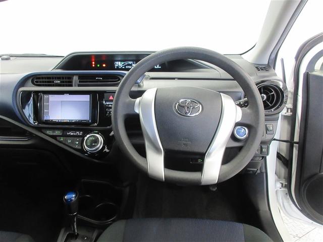 アクア Ｓ　ナビ付き　両席エアバッグ　バックモニタ　ＡＴエアコン　運転席エアバッグ　パワーウインドー　パワステ　ＡＢＳ　メモリ－ナビ（4枚目）