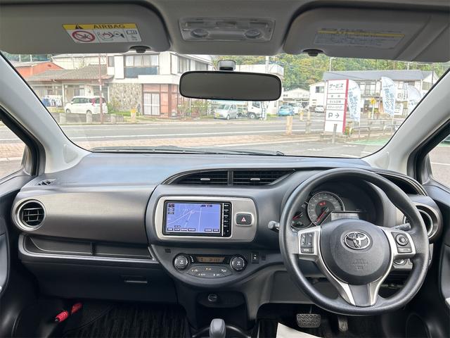 ヴィッツ ジュエラ　バックカメラ　ナビ　ＴＶ　オートライト　スマートキー　アイドリングストップ　電動格納ミラー　ＣＶＴ　衝突安全ボディ　ＡＢＳ　ＥＳＣ　ＣＤ　ミュージックプレイヤー接続可　Ｂｌｕｅｔｏｏｔｈ　エアコン（48枚目）