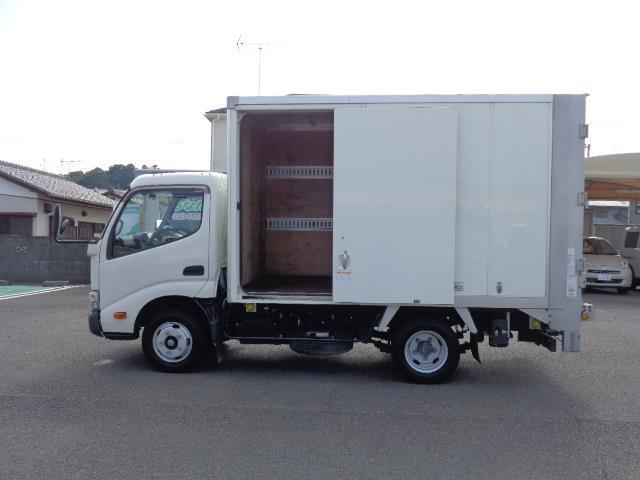 ダイナトラック ２Ｔ　Ｔ　アルミバン　リフト（4枚目）