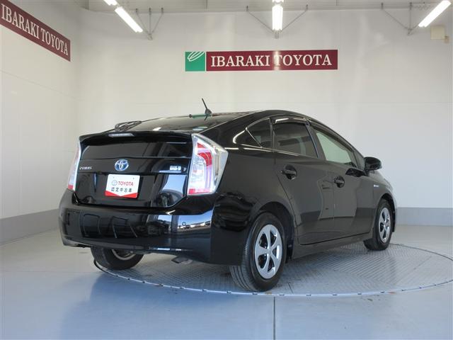 プリウス Ｓ　アルミ付き　スマキー　運転席助手席エアバック　キーレスエントリ　バックモニター付き　ＡＴエアコン　ＥＴＣ付き　イモビ　サイドカーテンエアバック　ＤＶＤ視聴　エアＢ　ＡＢＳ　パワーステアリング　メモナビ（3枚目）