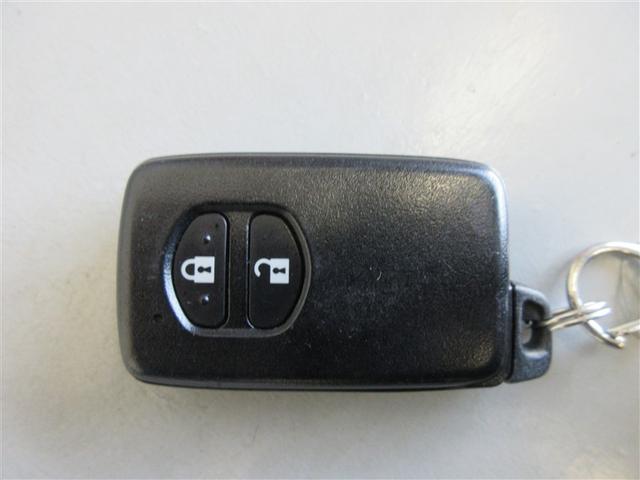 プリウス Ｓ　アルミ付き　スマキー　運転席助手席エアバック　キーレスエントリ　バックモニター付き　ＡＴエアコン　ＥＴＣ付き　イモビ　サイドカーテンエアバック　ＤＶＤ視聴　エアＢ　ＡＢＳ　パワーステアリング　メモナビ（16枚目）