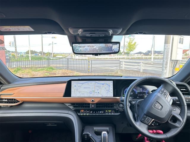 クラウンクロスオーバー ＲＳアドバンスド　４ＷＤ　バックカメラ　クリアランスソナー　オートクルーズコントロール　レーンアシスト　パワーシート　衝突被害軽減システム　サンルーフ　ナビ　ＴＶ　オートマチックハイビーム　オートライト（2枚目）