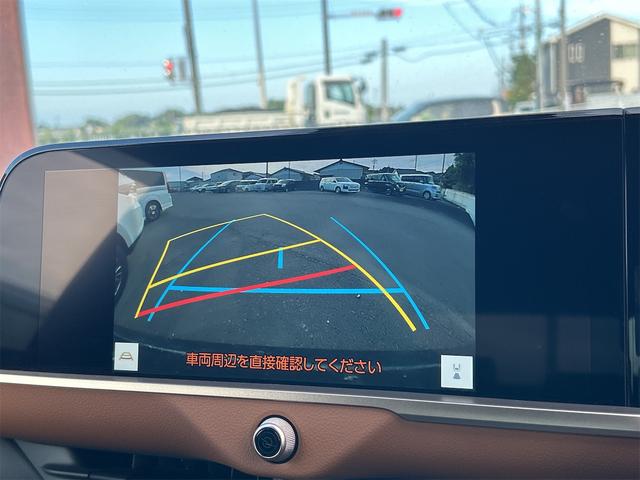 クラウンクロスオーバー ＲＳアドバンスド　４ＷＤ　バックカメラ　クリアランスソナー　オートクルーズコントロール　レーンアシスト　パワーシート　衝突被害軽減システム　サンルーフ　ナビ　ＴＶ　オートマチックハイビーム　オートライト（5枚目）