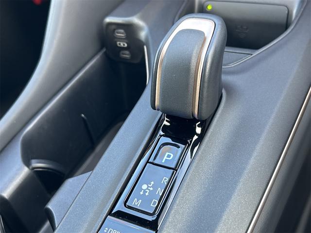 クラウンクロスオーバー ＲＳアドバンスド　４ＷＤ　バックカメラ　クリアランスソナー　オートクルーズコントロール　レーンアシスト　パワーシート　衝突被害軽減システム　サンルーフ　ナビ　ＴＶ　オートマチックハイビーム　オートライト（7枚目）