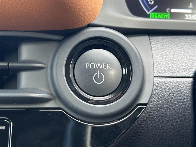 クラウンクロスオーバー ＲＳアドバンスド　４ＷＤ　バックカメラ　クリアランスソナー　オートクルーズコントロール　レーンアシスト　パワーシート　衝突被害軽減システム　サンルーフ　ナビ　ＴＶ　オートマチックハイビーム　オートライト（8枚目）