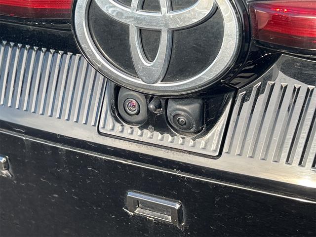 クラウンクロスオーバー ＲＳアドバンスド　４ＷＤ　バックカメラ　クリアランスソナー　オートクルーズコントロール　レーンアシスト　パワーシート　衝突被害軽減システム　サンルーフ　ナビ　ＴＶ　オートマチックハイビーム　オートライト（19枚目）