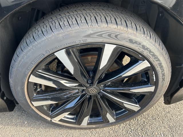 クラウンクロスオーバー ＲＳアドバンスド　４ＷＤ　バックカメラ　クリアランスソナー　オートクルーズコントロール　レーンアシスト　パワーシート　衝突被害軽減システム　サンルーフ　ナビ　ＴＶ　オートマチックハイビーム　オートライト（20枚目）