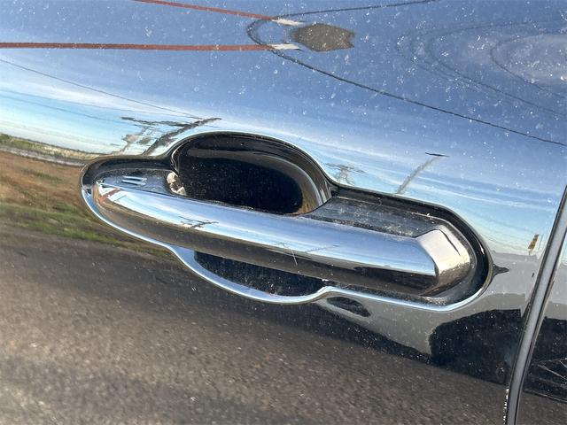 クラウンクロスオーバー ＲＳアドバンスド　４ＷＤ　バックカメラ　クリアランスソナー　オートクルーズコントロール　レーンアシスト　パワーシート　衝突被害軽減システム　サンルーフ　ナビ　ＴＶ　オートマチックハイビーム　オートライト（24枚目）