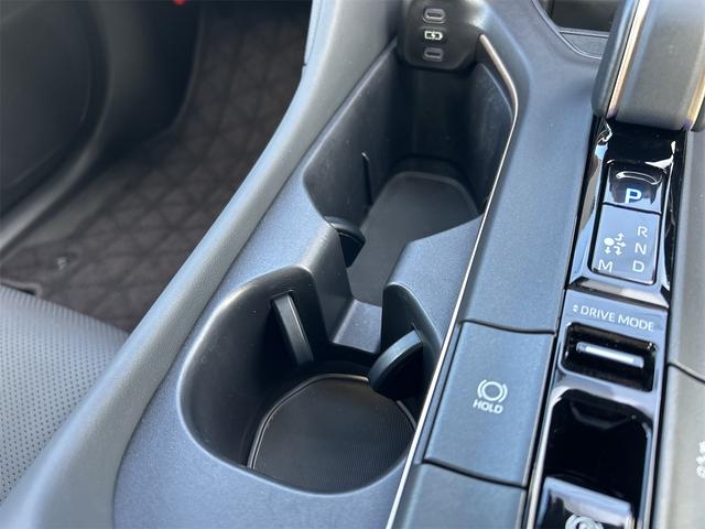クラウンクロスオーバー ＲＳアドバンスド　４ＷＤ　バックカメラ　クリアランスソナー　オートクルーズコントロール　レーンアシスト　パワーシート　衝突被害軽減システム　サンルーフ　ナビ　ＴＶ　オートマチックハイビーム　オートライト（37枚目）