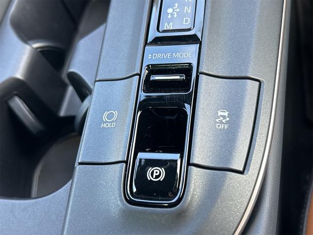 クラウンクロスオーバー ＲＳアドバンスド　４ＷＤ　バックカメラ　クリアランスソナー　オートクルーズコントロール　レーンアシスト　パワーシート　衝突被害軽減システム　サンルーフ　ナビ　ＴＶ　オートマチックハイビーム　オートライト（38枚目）