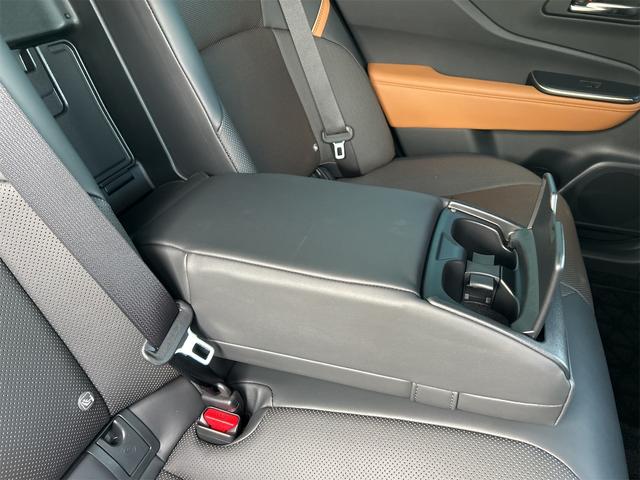 クラウンクロスオーバー ＲＳアドバンスド　４ＷＤ　バックカメラ　クリアランスソナー　オートクルーズコントロール　レーンアシスト　パワーシート　衝突被害軽減システム　サンルーフ　ナビ　ＴＶ　オートマチックハイビーム　オートライト（49枚目）