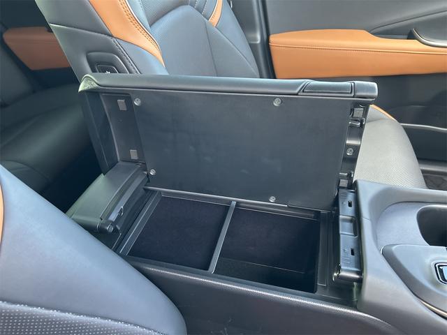クラウンクロスオーバー ＲＳアドバンスド　４ＷＤ　バックカメラ　クリアランスソナー　オートクルーズコントロール　レーンアシスト　パワーシート　衝突被害軽減システム　サンルーフ　ナビ　ＴＶ　オートマチックハイビーム　オートライト（52枚目）