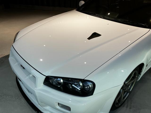 スカイライン ＧＴ－Ｒ　ＶスペックＩＩ　ＧＴ－Ｒ３４　ＶスペックＩＩ　ＧＴ－Ｒフロアーマット　ＧＴ－Ｒ純正ステアリングＧＴ－Ｒ純正ＡＷ１８インチ　点検記録簿２３枚有　ＥＴＣ　純正カーボンボンネット　取説　保証書　ＧＴ－Ｒロゴ入りスペアキー（42枚目）