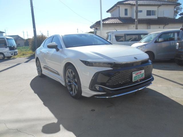 クラウンクロスオーバー Gレザーパッケージ スマートキー・プッシュスタート・ラジオ・エアコン・ナビ・Bluetooth・ETC・バックカメラ・電動格納ミラー・(3枚目)