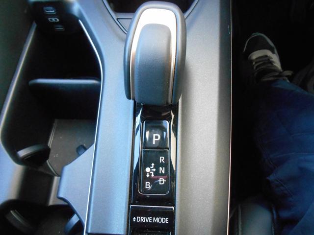 クラウンクロスオーバー Gレザーパッケージ スマートキー・プッシュスタート・ラジオ・エアコン・ナビ・Bluetooth・ETC・バックカメラ・電動格納ミラー・(13枚目)