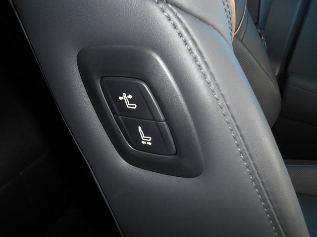 クラウンクロスオーバー Gレザーパッケージ スマートキー・プッシュスタート・ラジオ・エアコン・ナビ・Bluetooth・ETC・バックカメラ・電動格納ミラー・(33枚目)