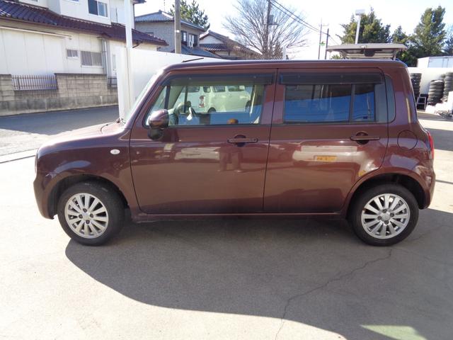 アルトラパン Ｇ　スマートキー・ラジオ・エアコン・ＴＶ・ナビ・ＣＤ・ＤＶＤ・ＥＴＣ・開錠ボタン（5枚目）