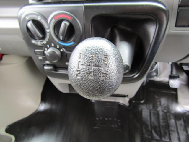 エブリイ ＰＣリミテッド　パートタイム４ＷＤ　５速マニュアル（19枚目）