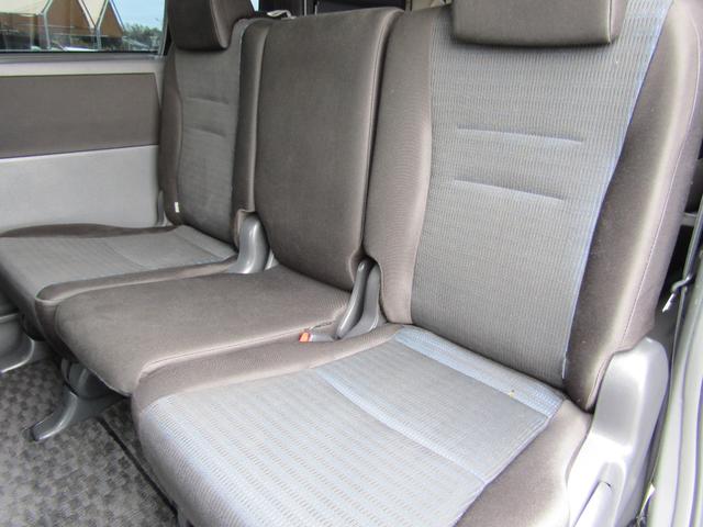 ヴォクシー Z フルタイム4WD 左オートスライド(14枚目)