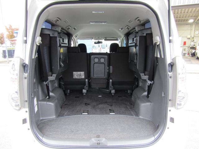 ヴォクシー Z フルタイム4WD 左オートスライド(17枚目)