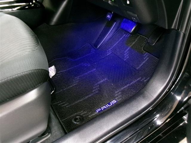 プリウス Ｓセーフティプラス　フルセグ　メモリーナビ　ＤＶＤ再生　ミュージックプレイヤー接続可　バックカメラ　衝突被害軽減システム　ＥＴＣ　ドラレコ　ＬＥＤヘッドランプ　記録簿　アイドリングストップ（6枚目）