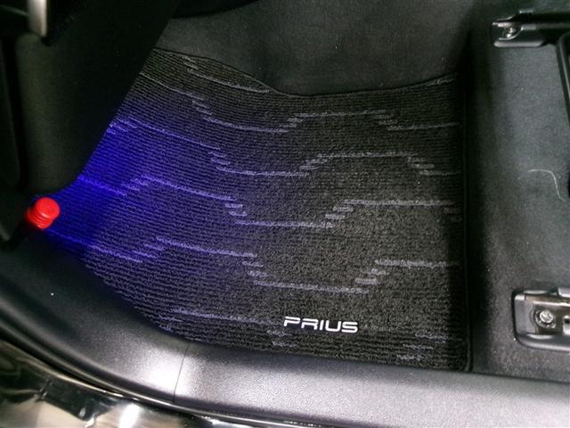 プリウス Ｓセーフティプラス　フルセグ　メモリーナビ　ＤＶＤ再生　ミュージックプレイヤー接続可　バックカメラ　衝突被害軽減システム　ＥＴＣ　ドラレコ　ＬＥＤヘッドランプ　記録簿　アイドリングストップ（7枚目）