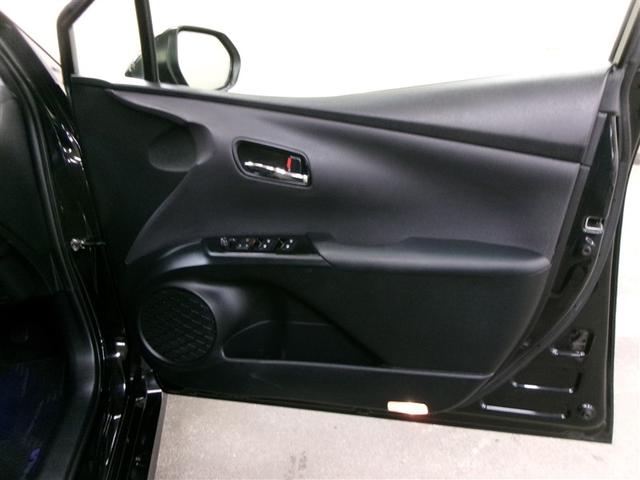 プリウス Ｓセーフティプラス　フルセグ　メモリーナビ　ＤＶＤ再生　ミュージックプレイヤー接続可　バックカメラ　衝突被害軽減システム　ＥＴＣ　ドラレコ　ＬＥＤヘッドランプ　記録簿　アイドリングストップ（8枚目）