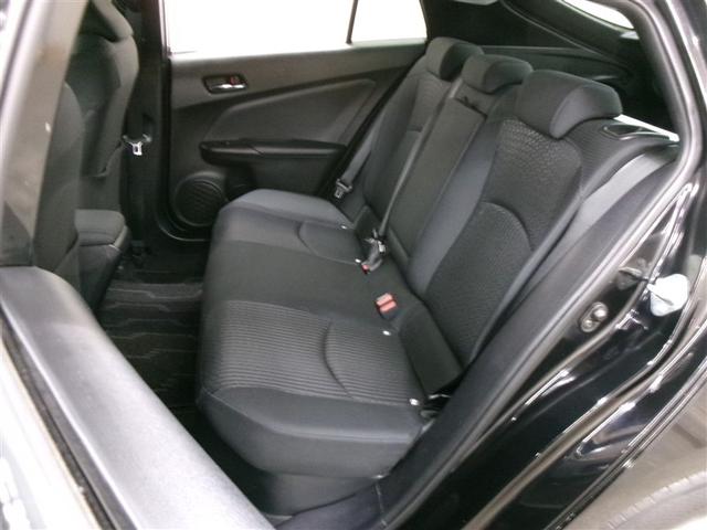 プリウス Ｓセーフティプラス　フルセグ　メモリーナビ　ＤＶＤ再生　ミュージックプレイヤー接続可　バックカメラ　衝突被害軽減システム　ＥＴＣ　ドラレコ　ＬＥＤヘッドランプ　記録簿　アイドリングストップ（10枚目）