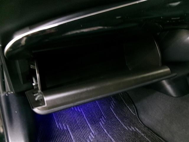 プリウス Ｓセーフティプラス　フルセグ　メモリーナビ　ＤＶＤ再生　ミュージックプレイヤー接続可　バックカメラ　衝突被害軽減システム　ＥＴＣ　ドラレコ　ＬＥＤヘッドランプ　記録簿　アイドリングストップ（24枚目）