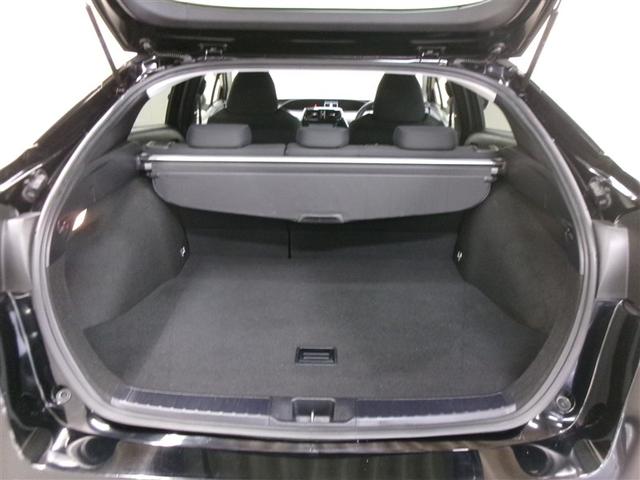 プリウス Ｓセーフティプラス　フルセグ　メモリーナビ　ＤＶＤ再生　ミュージックプレイヤー接続可　バックカメラ　衝突被害軽減システム　ＥＴＣ　ドラレコ　ＬＥＤヘッドランプ　記録簿　アイドリングストップ（32枚目）