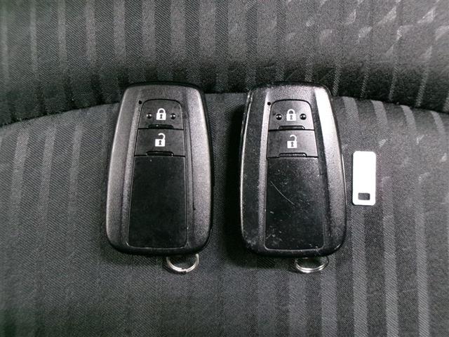 プリウス Ｓセーフティプラス　フルセグ　メモリーナビ　ＤＶＤ再生　ミュージックプレイヤー接続可　バックカメラ　衝突被害軽減システム　ＥＴＣ　ドラレコ　ＬＥＤヘッドランプ　記録簿　アイドリングストップ（35枚目）