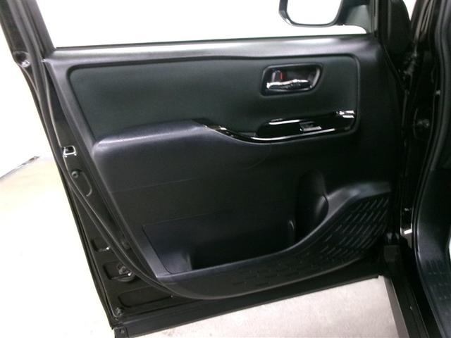 ヴォクシー ハイブリッドZS 煌 フルセグ メモリーナビ DVD再生 ミュージックプレイヤー接続可 後席モニター バックカメラ 衝突被害軽減システム ETC ドラレコ 両側電動スライド LEDヘッドランプ 乗車定員7人 3列シート(9枚目)