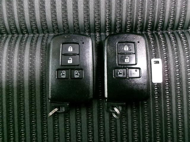 ヴォクシー ハイブリッドZS 煌 フルセグ メモリーナビ DVD再生 ミュージックプレイヤー接続可 後席モニター バックカメラ 衝突被害軽減システム ETC ドラレコ 両側電動スライド LEDヘッドランプ 乗車定員7人 3列シート(32枚目)