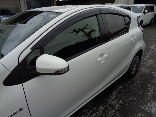 アクア S パワーウィンドー ナビ オートライト スマートキ キーレスエントリーキー リアカメラ オートエアコン WエアB パワーステアリング エアーバッグ ABS メモリーナビゲーション(12枚目)