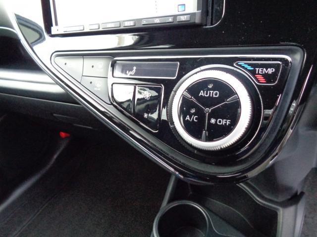 アクア S パワーウィンドー ナビ オートライト スマートキ キーレスエントリーキー リアカメラ オートエアコン WエアB パワーステアリング エアーバッグ ABS メモリーナビゲーション(13枚目)